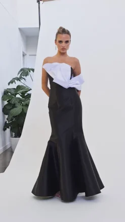 Formal / Prom Dresses | Maxi Dresses<Bariano EMELY ONE SHOULDER RUFFLE GOWN B74D35L BLACK/WHITE