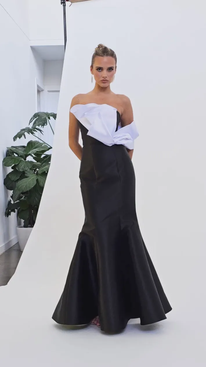 Formal / Prom Dresses | Maxi Dresses<Bariano EMELY ONE SHOULDER RUFFLE GOWN B74D35L BLACK/WHITE